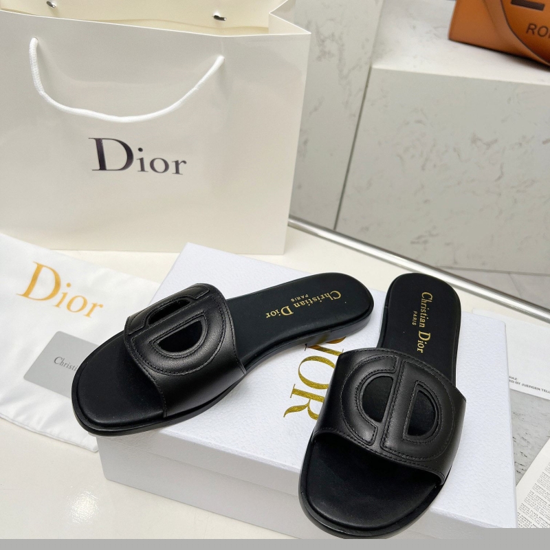 Ce**e slippers